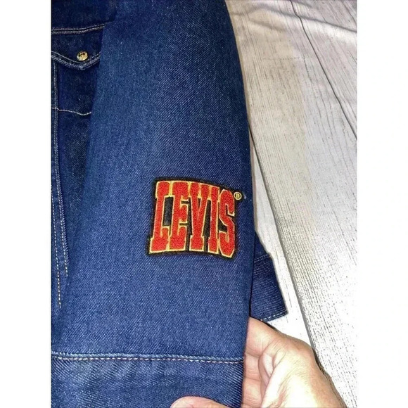 Levi's Men's Denim Trucker Jacket S Sherpa Reversible Embroidered Lunar New Year - Picture 6 of 10